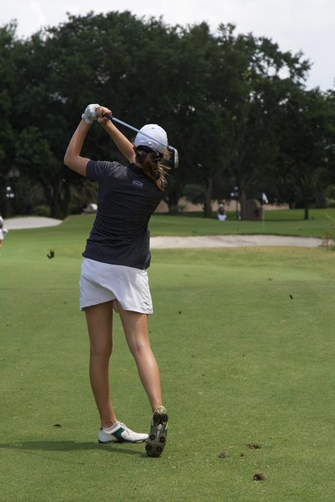 How To Earn A College Golf Scholarship • Women's Golf Journal Golf Accessories Ladies, Golf Women, Golf Photography, College Scholarships, Fashion Jobs, Golf Cart Accessories, Girls Golf, Womens Golf Fashion, Womens Golf