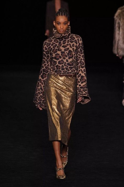 Irina Shabayeva, Gold Skirt, Gareth Pugh, Animal Print Fashion, Winter Mode, Mode Casual, Catherine Malandrino, Christopher Kane, 2023 2024