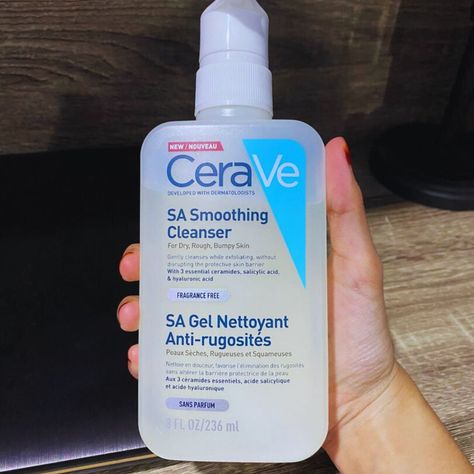 🌟 Smooth Your Skin with CeraVe SA Smoothing Cleanser! 🌟 Transform rough, bumpy skin with this gentle, exfoliating cleanser for face and body. Infused with Salicylic Acid, it smooths skin without damaging its natural barrier. ✨🌿 Benefits: 🌟 Smooths rough and bumpy skin 💧 Hydrates with Hyaluronic Acid 🛡️ Protects skin barrier with ceramides 🌿 Non-comedogenic and fragrance-free #4her #kbeauty #skincare #koreanskincare #skincareroutine #beauty #koreanbeauty #makeup #kbeautyaddict Cerave Sa Smoothing Cleanser, Rough And Bumpy Skin, Pimple Solution, Rough Bumpy Skin, Acne Help, Face Care Routine, Bumpy Skin, Exfoliating Cleanser, Clear Complexion