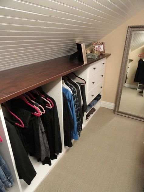 Attic Closet Ideas, Attic Bedroom Closets, Attic Storage Solutions, Attic Bedroom Storage, Dressing Design, Closet Built Ins, Attic Closet, Tiny House Storage, Loft Storage