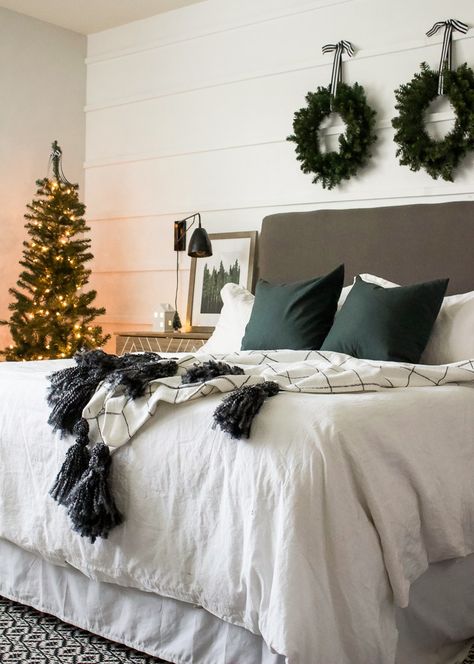 Christmas Bedroom 2018 - Hello Allison Minimalist Christmas Bedroom Decor, Christmas Bedroom Aesthetic Modern, Green And White Christmas Bedroom Decor, Green Christmas Room Decor, Modern Christmas Decor Bedroom, Bedroom Holiday Decor, Neutral Christmas Decor Bedroom, Green Christmas Bedroom Decor, Simple Bedroom Christmas Decor