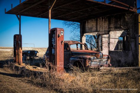 Just off Hwy 77 near Carl's Corner, Texas Salton Sea California, Route 66 Trip, Cracker House, Blue Art Painting, Metal Building House Plans, Old Gas Pumps, Vintage Gas Pumps, Car Station, Pompe A Essence