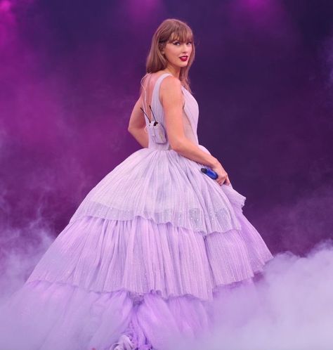 Taylor Swift Purple Dress, Speak Now Enchanted, Eras Tour Speak Now, Speak Now Dress, Taylor Swift Purple, Girly Gifts Ideas, Taylor Swift Images, Photos Of Taylor Swift