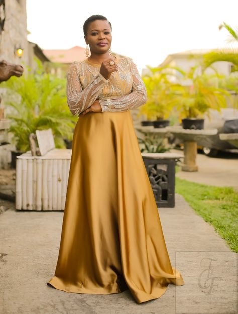 long circle gold dress/ 50th Birthday dress 50th Birthday Dress, Outfit Ideas For Black Women, Moms 50th Birthday, Max Dress, Dress Images, Dinner Dress, Gold Collection, Gold Dress, 50's Dress