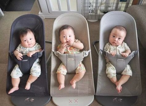 BABYBJÖRN Official on Instagram: "Three's a charm! 🤍🤍🤍 Thanks for sharing @kanamama_triplets #babybjorn #babybouncer" Triplet Bassinet, Triplet Babies, Baby Bjorn, Baby Bouncer, Thanks For Sharing, Bassinet, Rocker, On Instagram, Instagram