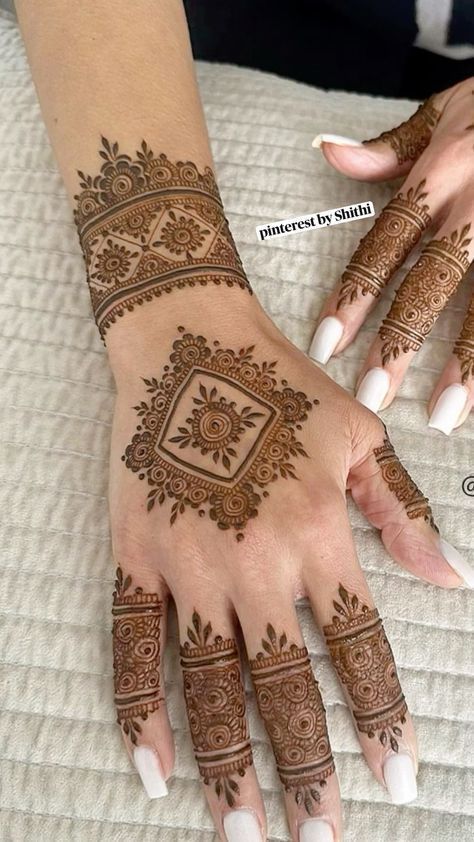 henna tattoo henna designs henna henna tattoos henna tattoo designs henna hand henna design henna tattoo design henna tattoos designs hennas hennas tattoo henna hands henna brows hennas designs henna designs easy henna haarfarbe henna brow mehndi design henna kleid henna abend kleid simple mehndi design henna augenbraue henna haarfarbe dm henna abend bridal mehndi design henna designs easy mehndi design henna design simple mehndi design henna back hand mehndi design bridal mehndi design… .. ... Party Mehndi Designs Simple, How To Get Dark Mehendi Colour, Bracelet Mehendi Design, Kaveri Mehendi, Glitter Mehndi, Black Mehndi, Mehndi Decorations, Mehndi Video, Inai Pengantin