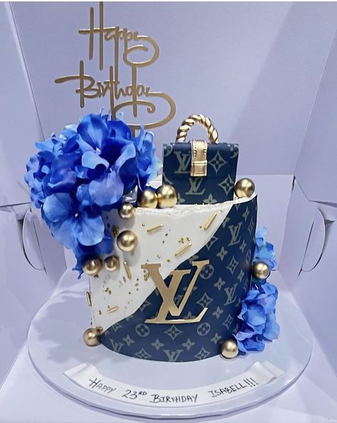 Louis Vuitton Birthday Cake, Chanel Birthday Cake, Cake Winter, Winter Garden Florida, Garden Florida, Blue Birthday Cakes, Birthday Cake Decorating Ideas, Cake Branding, Elegant Cake