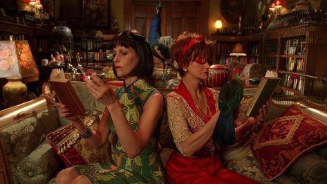 pushing daisies season 1 episode 1 Writing Materials, Magical House, Pushing Daisies, Film Lovers, Broadway Musical, Mystery Series, Style Challenge, Weird And Wonderful, Side By Side