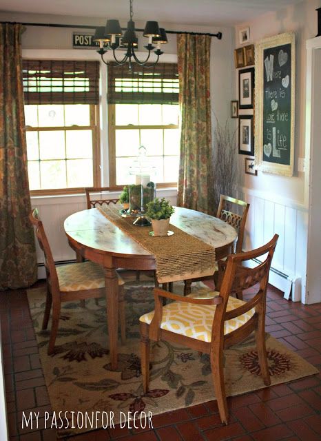 My Passion For Decor: The Ever Changing Eat-In Kitchen And A Big Announc... Old Kitchen Tables, Kitchen Table Makeover, Furniture Redos, Wood Appliques, Life Kitchen, Container Gardens, Eat In Kitchen, Annie Sloan, Rustic Dining Table