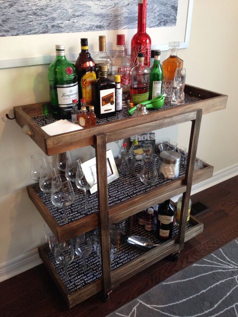 Diy Wooden Bar, Wooden Bar Cart, Florida Villas, Wood Bar Cart, Drinks Trolley, Bar Cart Decor, Outdoor Bar, Cool Bars, Wooden Diy