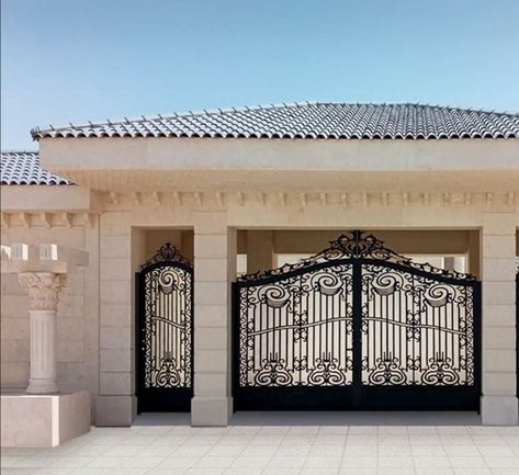 Classical Gate Design, Royal Gate Design, Classic Gate Design, Home Main Gate Design, Home Front Design, Gate Wall Design, Window Seat Design, House Main Gates Design, House Balcony Design