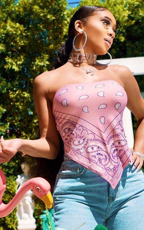 Pink Bandana, Icy Girl, Bandana Top, Scoop Neck Crop Top, Boujee Outfits, Bandeau Crop Top, Hanky Hem, Cute Crop Tops, Bandana Print