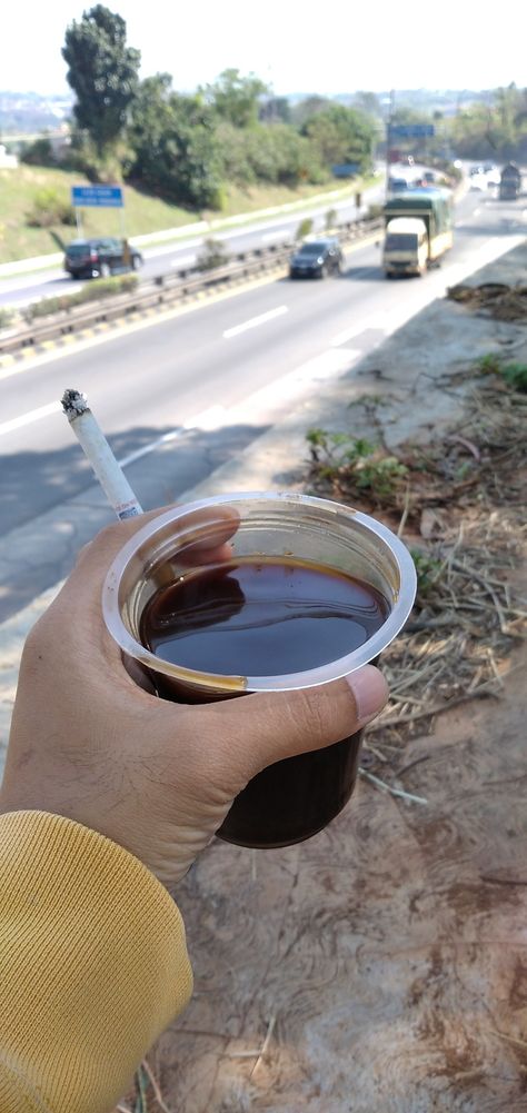 Ngopi di siang hari sambil duduk di samping jalan tol Jogging, Outdoor Decor, Quick Saves