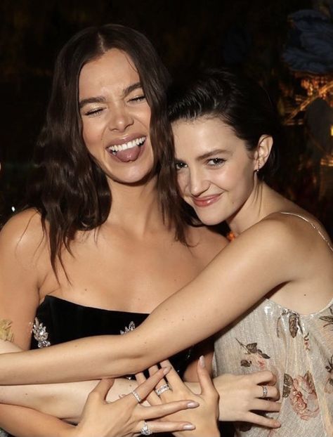 Ella Hunt, Kate Bishop Hawkeye, Bad Romance, Kate Bishop, Tv Couples, Hailee Steinfeld, Cowboy Bebop, After Party, Cute Actors