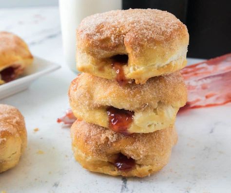 Air Fryer Jelly Donuts - Fork To Spoon Air Fryer Jelly Donut Recipes, Jelly Donuts Recipe, Healthy Jelly, Air Fryer Tips, Chicken Tortillas, Air Fryer Donuts, Jelly Donuts, Simply Keto, Biscuit Donuts