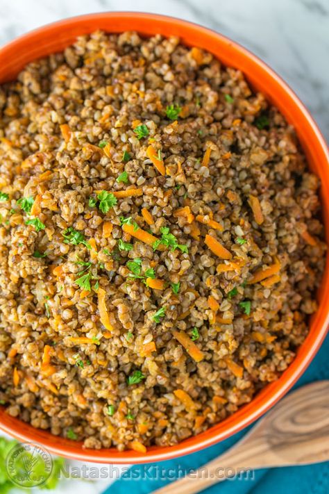 Ukrainian -  Buckwheat and Pork (a healthy & easy one-pot meal!) @natashaskitchen How To Cook Buckwheat, Quick Ground Beef Recipes, Buckwheat Recipes, Ground Pork Recipes, Russian Food, Dinner Club, Ukrainian Recipes, Easy One Pot Meals, Pork Recipe