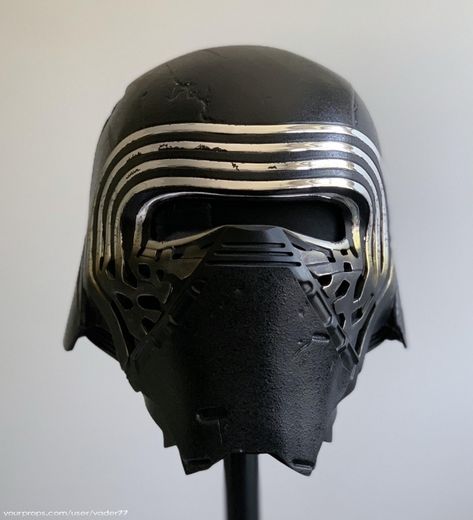 Star Wars: The Force Awakens Kylo Ren helmet replica movie prop Kylo Ren Mask, Star Wars Mask, Star Wars Helmets, Kylo Ren Helmet, Star Wars Masks, Star Wars Helmet, Star Wars Luke, Custom Plaques, Star Wars Tattoo