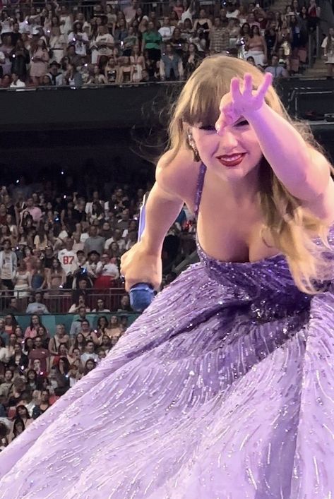 Blake Ryan, Blake And Ryan, Tour Aesthetic, Taylor Swift Tour Outfits, Taylor Swift Speak Now, London Night, Taylor Swift Cute, London Tours, Speak Now