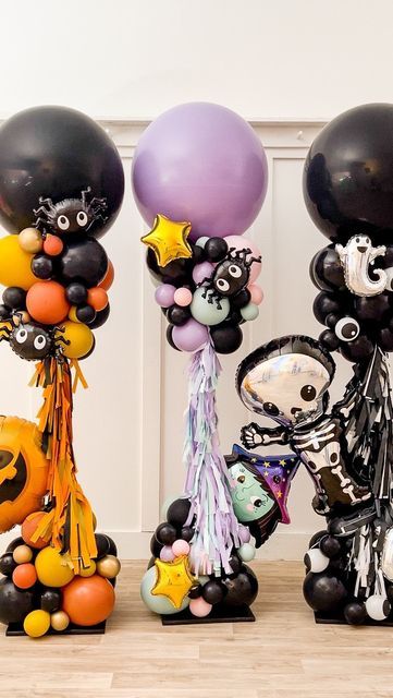 Halloween Party Balloon Decor, Halloween Balloon Tower, Fall Balloon Decorations, Halloween Photo Backdrop Ideas, Halloween Balloon Backdrop, Halloween Balloon Columns, Halloween Balloon Decor, Spooky Halloween Party Decorations, Cute Stranger Things