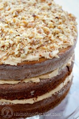 Russian Korolevsky Cake (King's Cake) Kings Cake, Traditional Russian Food, King Cake Recipe, Russian Cakes, Yoghurt Cake, S Cake, Poppy Seed Cake, Russian Food, Walnut Cake