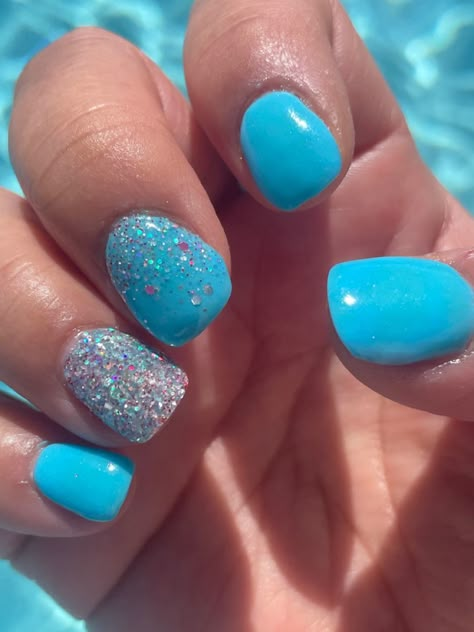 Light Blue Dip Powder Nails Design, End Of Summer Dip Nails, Dip Powder Nails Spring 2024, April 2024 Nails, Summer Powder Dip Nails, August Dip Nails, Anc Nail Ideas, Spring Beach Nails, Blue Dip Powder Nails