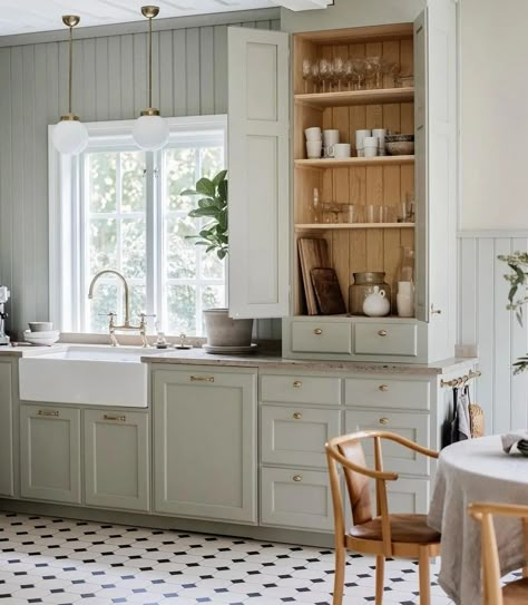 Green Kitchen Cabinets Ideas, Sage Green Kitchen Cabinets, Farmhouse Style Kitchen Cabinets, Shiplap Kitchen, Minimal Kitchen Design, Coco Lapine Design, Beautiful Kitchen Cabinets, Shiplap Backsplash, Sage Green Kitchen