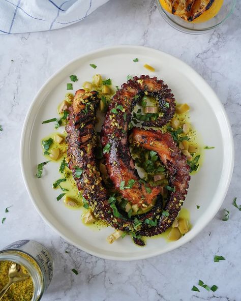 ZESTY GRILLED OCTOPUS – A Spice Affair. Charred Octopus, Grilled Octopus Recipe, Octopus Legs, Octopus Recipes, Grilled Octopus, Grilled Cheese Recipes, Gooey Cheese, Sea Food, Grilled Cheese