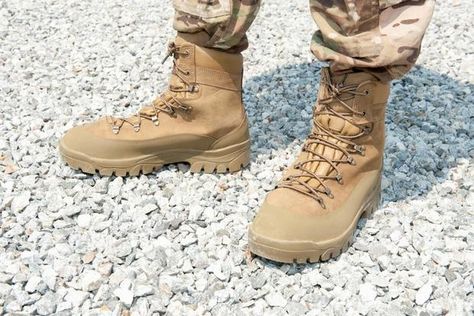 Military Boots Outfit, Snakeskin Boots Outfit, Soldier Boots, Tan Combat Boots, Army Combat Boots, Belleville Boots, Style Combat Boots, Combat Boot Outfits, Combat Boot Outfit