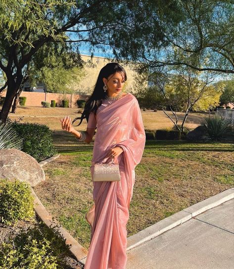 Pink Saree Aesthetic, Saree Asthetics, Saree Silhouette, Farewell Saree, Baby Pink Saree, Farewell Sarees, Best Indian Wedding Dresses, Desi Vibes, Western Stuff