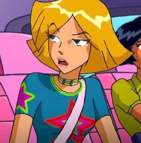 Clover *Totally Spies! Totally Spies, Cartoon Girl, A Cartoon, Blonde, Hair, Pink, Blue, Instagram