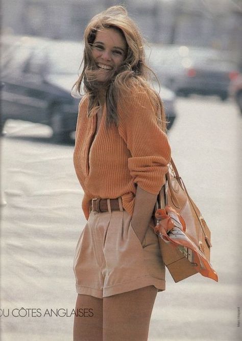 "Shorts En Ville", ELLE France, June 1990 Photographer : Marc Hispard Model : Elle MacPherson  Color palette love Estilo Gossip Girl, 80s And 90s Fashion, Elle Macpherson, Diy Vetement, Stranger Things Dr, 90's Fashion, 90s Fashion Outfits, Elle Magazine, 1980s Fashion