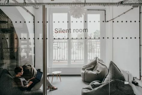 Quiet Room Ideas, Office Culture, Quiet Room, Cafe Shop Design, Power Nap, Office Snapshots, Workplace Design, Empty Spaces, Commercial Office