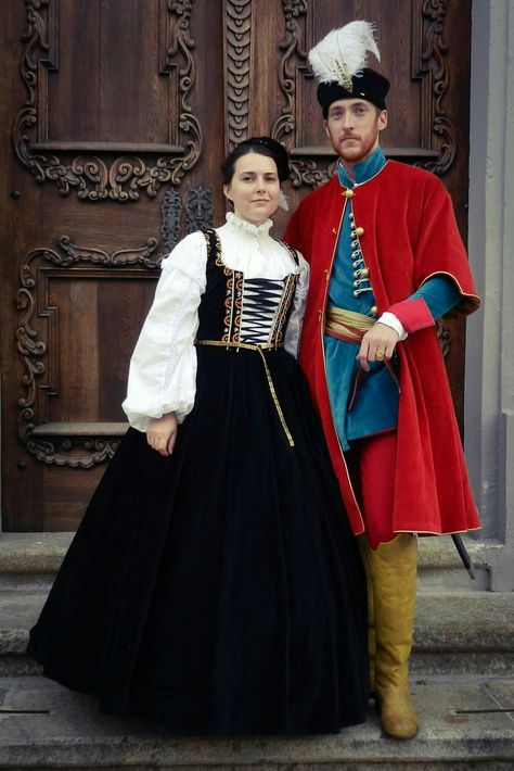 Hungarian costume, 17 century, nobility Hungarian Costume Traditional Clothes, Hungarian Historical Fashion, Hungarian Folk Costume, Hungarian Outfit, Old Fashioned Outfits, 17th Century Gown, Hungarian Clothing, Winged Hussar, Hungarian Culture