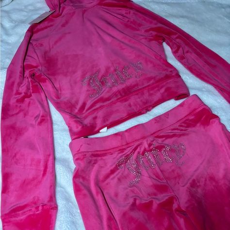 Juicy Couture Pink Rhinestone Velour Tracksuit Velour Tracksuit 2000s, Juicy Couture Track Suit Aesthetic, Y2k Velour Tracksuit, Tracksuit 2000s, Bday Wishlist, Juicy Couture Pants, Velour Tracksuit, Couture Pants, Young Fashion