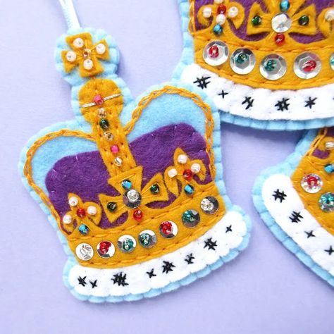 Crown Ornament, St Edward's Crown, Coronation Of King Charles, British Crown Jewels, Charles Iii Coronation, Bunting Diy, Easy Ornaments, Lion And Unicorn, Felt Ornaments Patterns