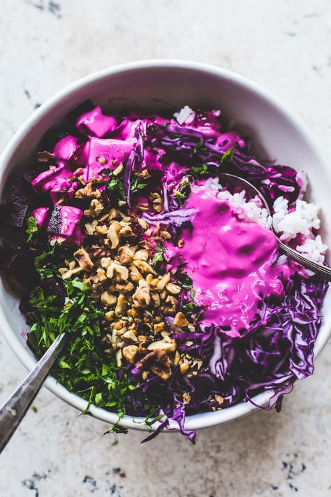 Super Pink Roasted Beet & Rice Salad {vegetarian recipe} Macro Bowl Recipe, Macro Bowl, Beet Salad Recipe, Salad Recipes Gluten Free, Pink Rice, Beet Salad Recipes, Roasted Beet Salad, Cooking Jasmine Rice, Satisfying Salads