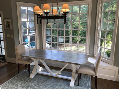 Banquette Bench for a Bay Window kitchen seating shaped - I like this but instead of chairs, a bench on the opposite side of the window Window Kitchen Seating, Bay Window Kitchen, Small Bay Window, Arizona Kitchen, Bay Window Benches, Compact Kitchens, Sunroom Windows, Window Seating, Kitchen Bay Window