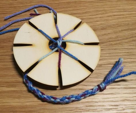 Viking Braids - Make a Trollen Wheel Craft For Children, Medieval Fair, Medieval Crafts, Viking Braids, Lucet, Popular Crafts, Viking Knit, Tablet Weaving, Viking Age