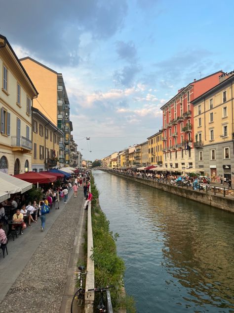 Milan Summer, Navigli Milano, Milan Aesthetic, Dream Country, Euro Summer, Southern Europe, Italian Summer, Aesthetic Summer, In Summer