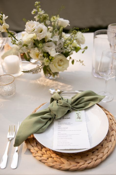 Wedding Plate Setting Neutral, Gold Charger Sage Napkin, Ivory And Sage Wedding Table, Boho Plate Setting Wedding, Sage Wedding Tablescape, Sage Green Wedding Tables, Sage Green Napkins Wedding, Olive Green Table Setting, Sage Green Table Setting