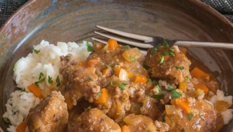 Little Meatballs with Parmesan Garlic Rice Garlic Rice Recipes, Meatballs And Rice, Garlic Rice, Italian Spices, Italian Meatballs, Minced Meat, Main Course Recipes, Bean Casserole, Rice Balls