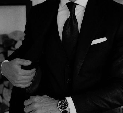 remo falcone Jonathan King, Muka Lelaki, Grumpy Man, Empire Series, Black And White Suit, Black Suit Men, Gentleman Aesthetic, Rina Kent, Van Doren