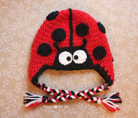 Christmas is over but if you’re like me, you still have a lot of red yarn in your stash. This ladybug hat is the perfect project to help you use up that yarn! It also makes a great Valentines Day gift for your little love bug and can easily be worn throughout the spring. Materials: … Ladybug Hat, Crochet Ladybug, Crochet Character Hats, Repeat Crafter Me, Crochet Kids Hats, Hat Patterns Free, Bonnet Crochet, Crochet Cap, Hat Ideas