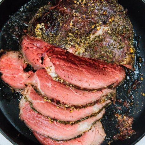 The Perfect Bottom Round Roast Recipe - 730 Sage Street Round Roast Recipe, Bottom Round Roast Recipes, Bottom Round Roast, Rump Roast, Best Roast Beef, Chicken Carbonara Recipe, Sweet Potato Pudding, Potato Pudding, Round Roast