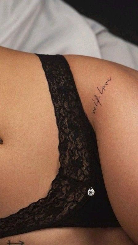 Above The Hip Tattoos, Pelvic Tattoo Women, Women Pelvic Tattoo, Private Tattoos For Women, Pelvic Tattoos Women Ideas, Inscription Tattoo, Hot Tattoos Ideas Female, Tattoo Ideas Female Hip, Pelvic Tattoo Hip