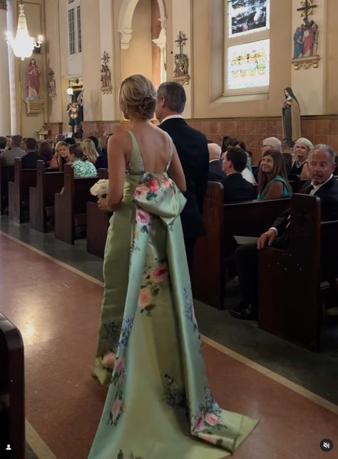 Louisiana mom Lori DeWitt is seen in an Instagram reel walking down the aisle in a green floral custom Audrey + Brooks dress with a plunging neckline, detachable bow and train. Floral Mother Of The Bride Dresses, Pale Green Wedding, Mother Of The Groom Hairstyles, Mom Wedding Dress, Mom Dresses, S Wedding Dress, Bride And Groom Outfit, Mother Of The Bride Dresses Long, Chateau Wedding