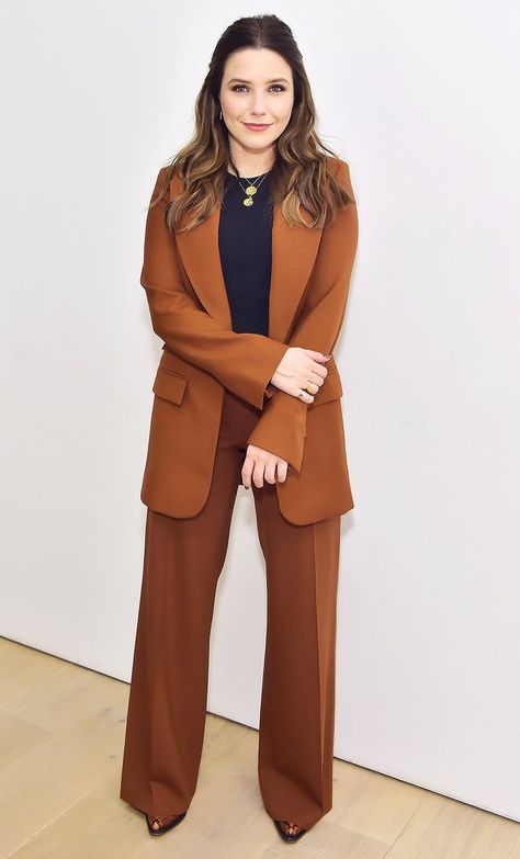 Sophia Bush Outfits, Best Dressed Women, Sophia Bush Style, Sophie Bush, Female Blazer, Mentally Healthy, Best Red Carpet Looks, Red Carpet Outfits, Sophia Bush