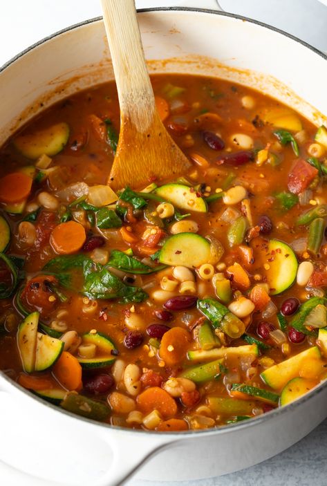 Yummy Fall Soup Recipes, Olive Garden Bean Soup, Garden Veggie Soup, Minestrone Soup Vegan, Vegan Minestrone Soup Crockpot, Easy Fall Soup Recipes Vegetarian, Spicy Minestrone Soup Recipe, Fall Minestrone Soup, Hearty Veggie Soup