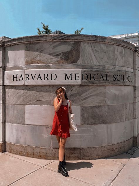 Harvard Med School Aesthetic, Harvard University Medical School, Harvard Medical School Aesthetic, Harvard Student Aesthetic, Harvard Graduation, Harvard Aesthetic, Harvard Dorm, Harvard Uni, University Inspiration