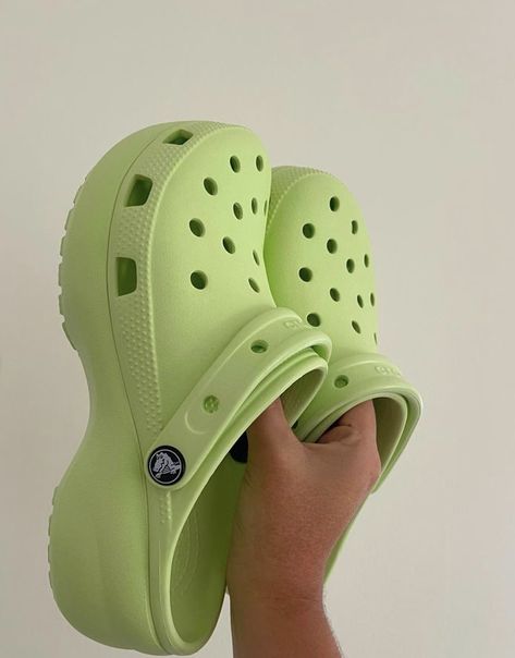 Green Croc Aesthetic, Platformed Crocs, Green Crocs Aesthetic, Platform Crocs Aesthetic, Crocks Shoes Outfit, Croc Platforms Outfit, Green Crocs Outfit, Crock Shoes Outfit, Crocks Outfits